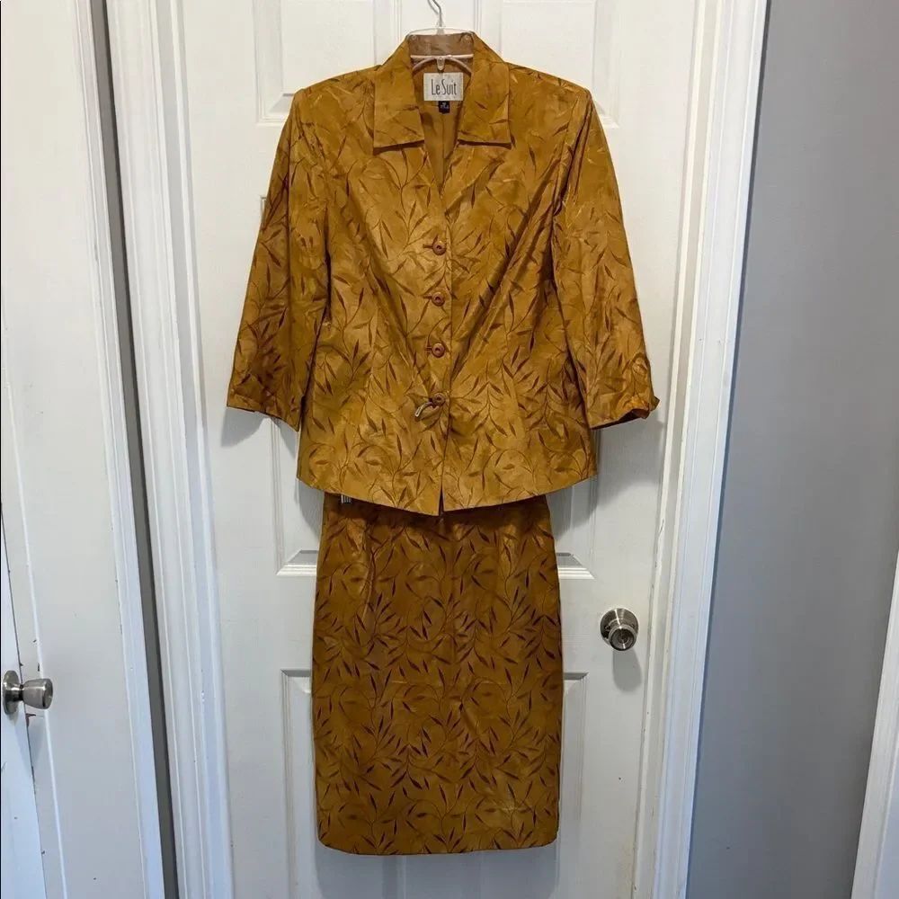 Le Suit 2 piece dress suit